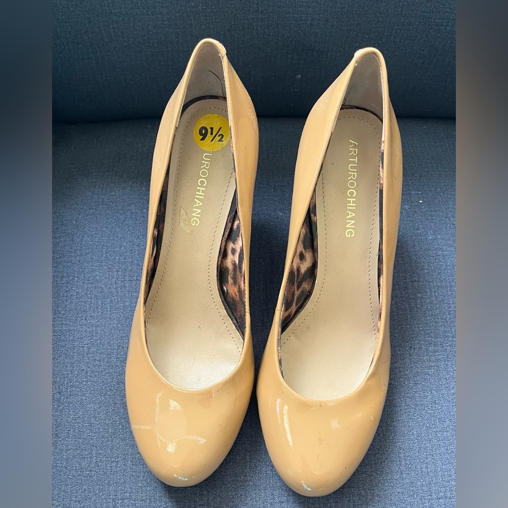 Women’s beige heels